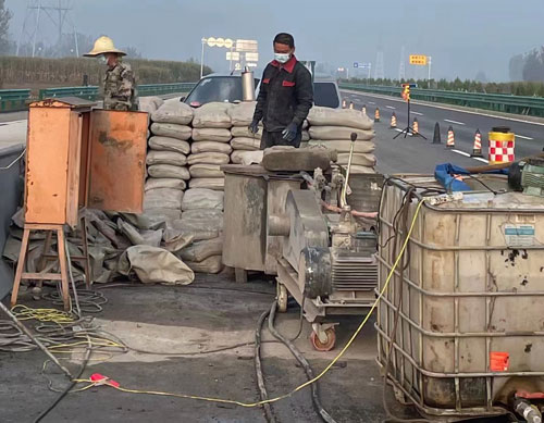 白鹭湖管理区高速路病害处理
